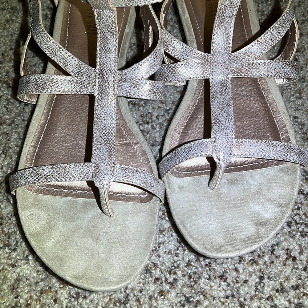 Reaction Kenneth Cole Sandals size 9 Strappy Gladiator Tan and Gold Tone - Picture 5 of 16
